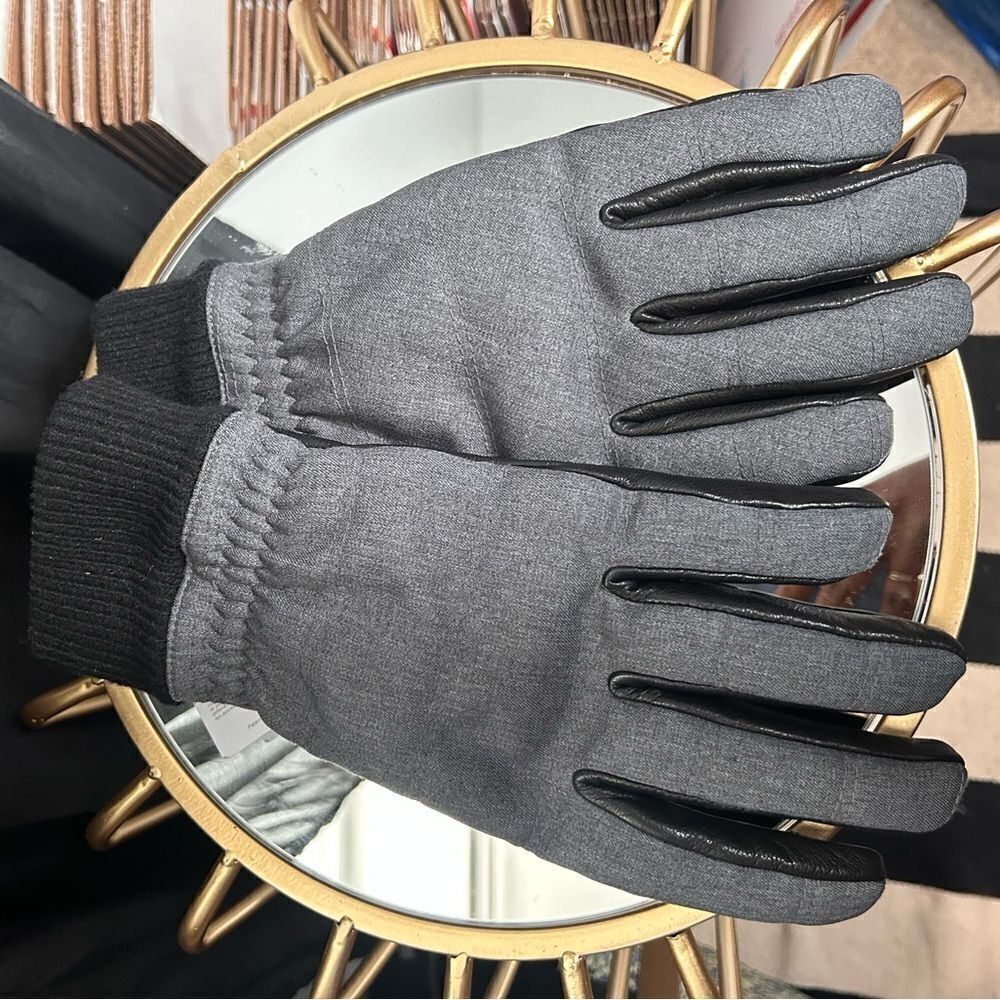 UGG Men’s Gloves With Leather NEW